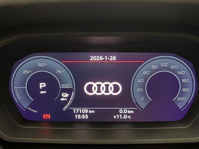 Audi Q4 e-tron 40 Premium 150, 00 kW 9