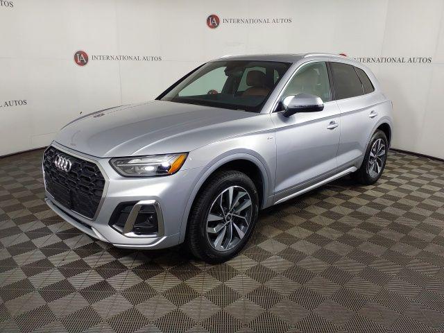 2022 Audi Q5 45 Premium Plus's photo