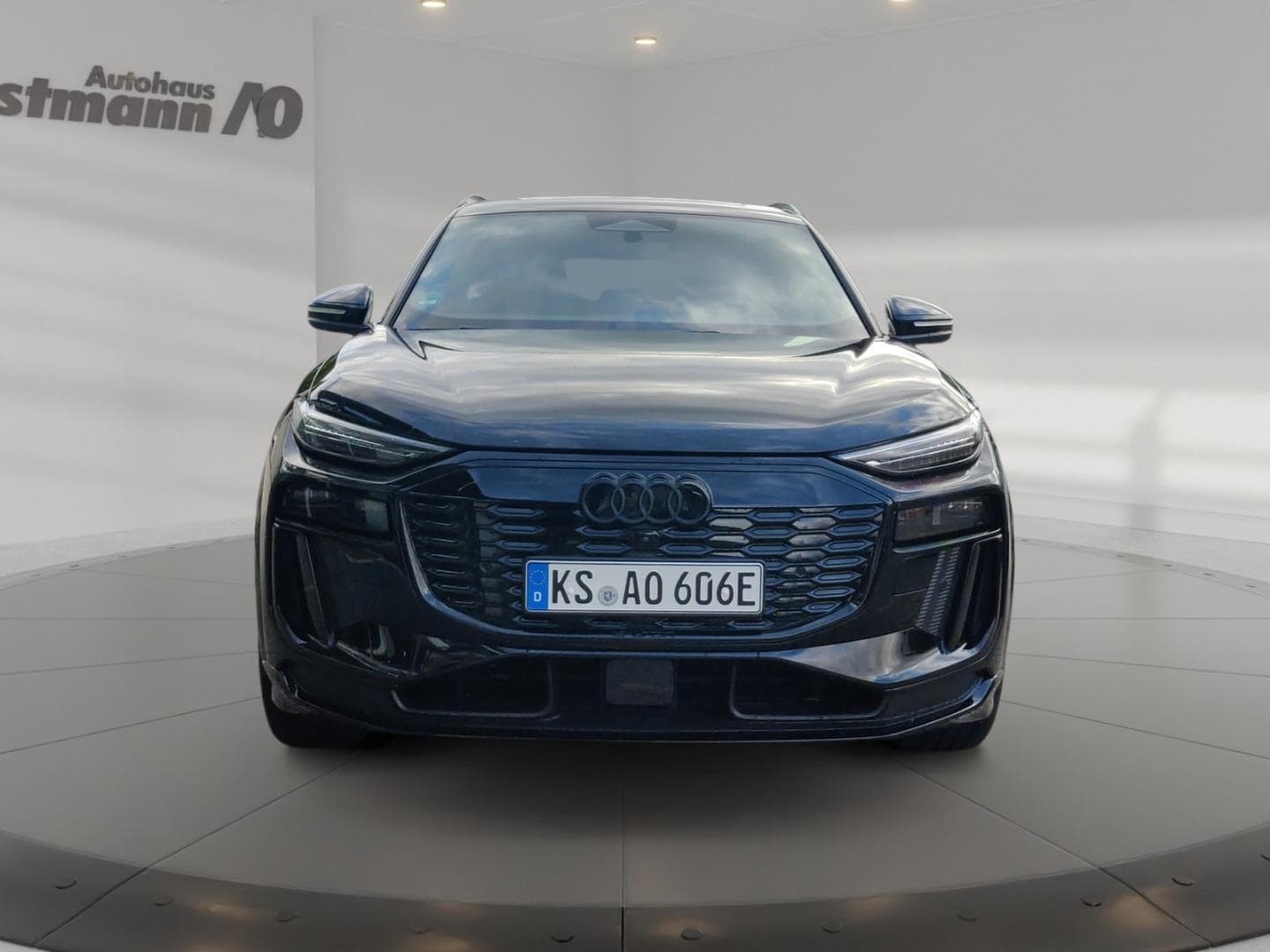 Bild über Audi Q6 SUV e-tron S line business e-tron quattro 315 kW - für weitere Informationen kontaktieren Sie den Audi Partner