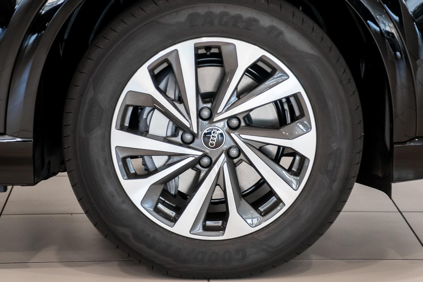 Image about Audi Q6 SUV e-tron e-tron