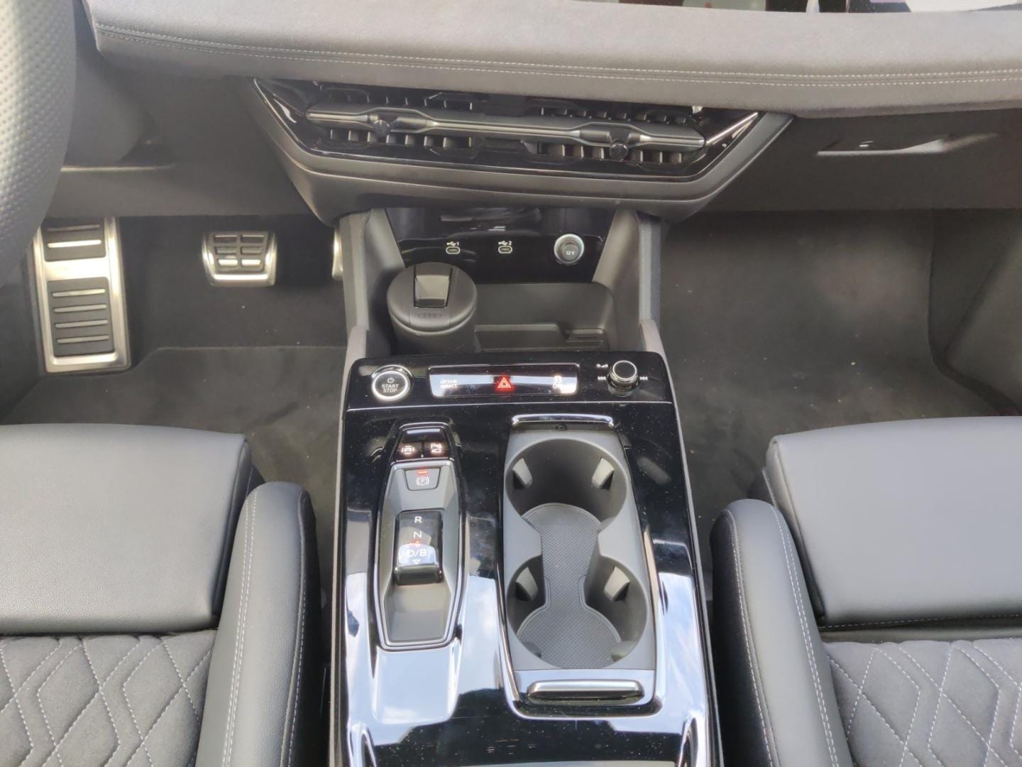 Bild über Audi Q6 SUV e-tron S line business e-tron quattro 315 kW - für weitere Informationen kontaktieren Sie den Audi Partner