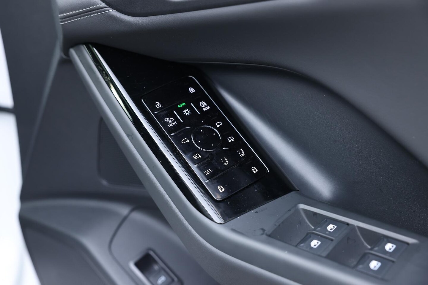 Image about Audi Q6 Sportback e-tron e-tron