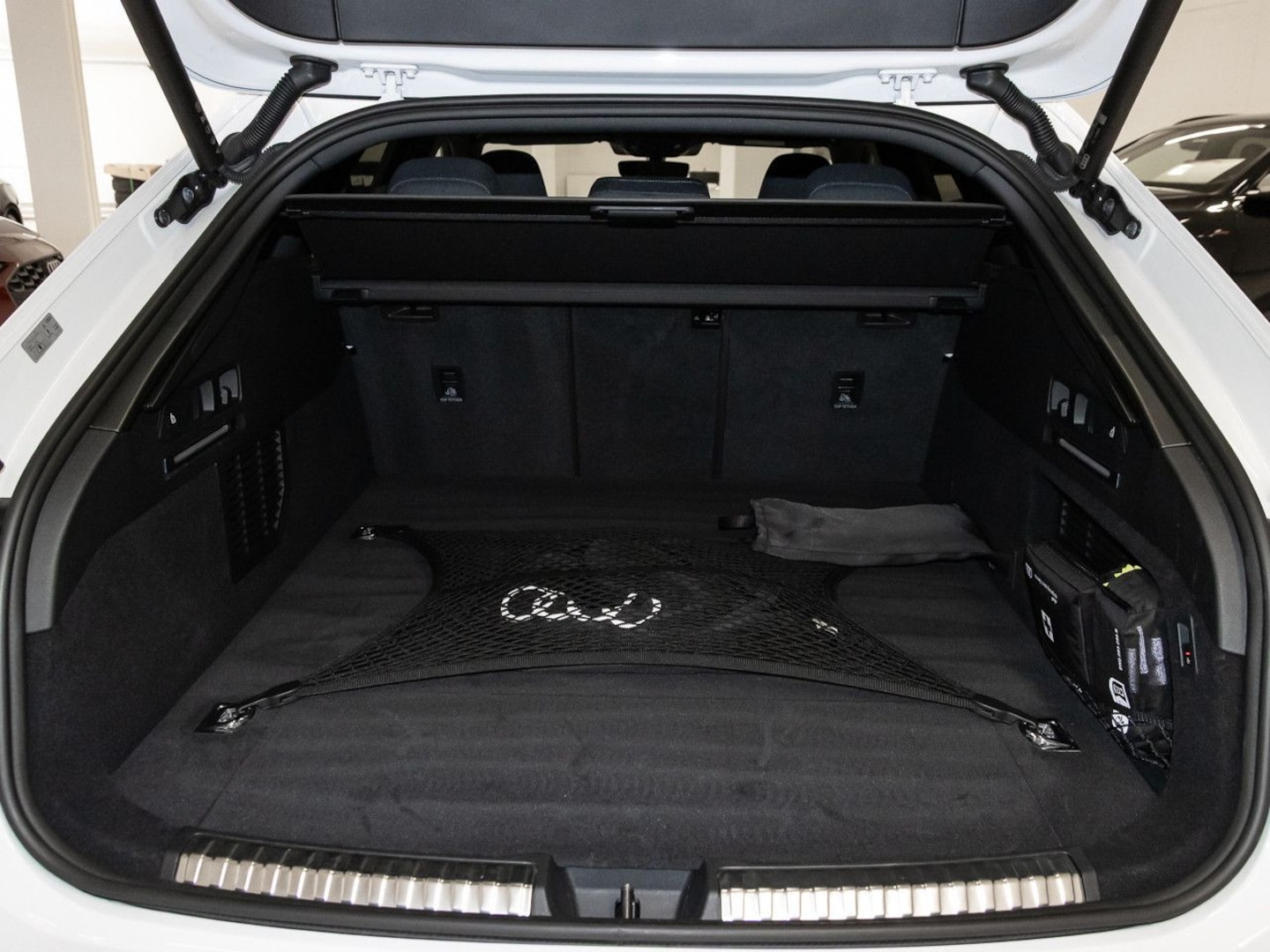 Bild über Audi A6 Avant e-hybrid edition one e-hybrid quattro 270 kW S tronic - für weitere Informationen kontaktieren Sie den Audi Partner