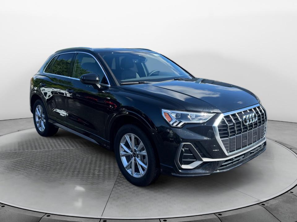 2025 Audi Q3 45 TFSI S Line Premium quattro's photo