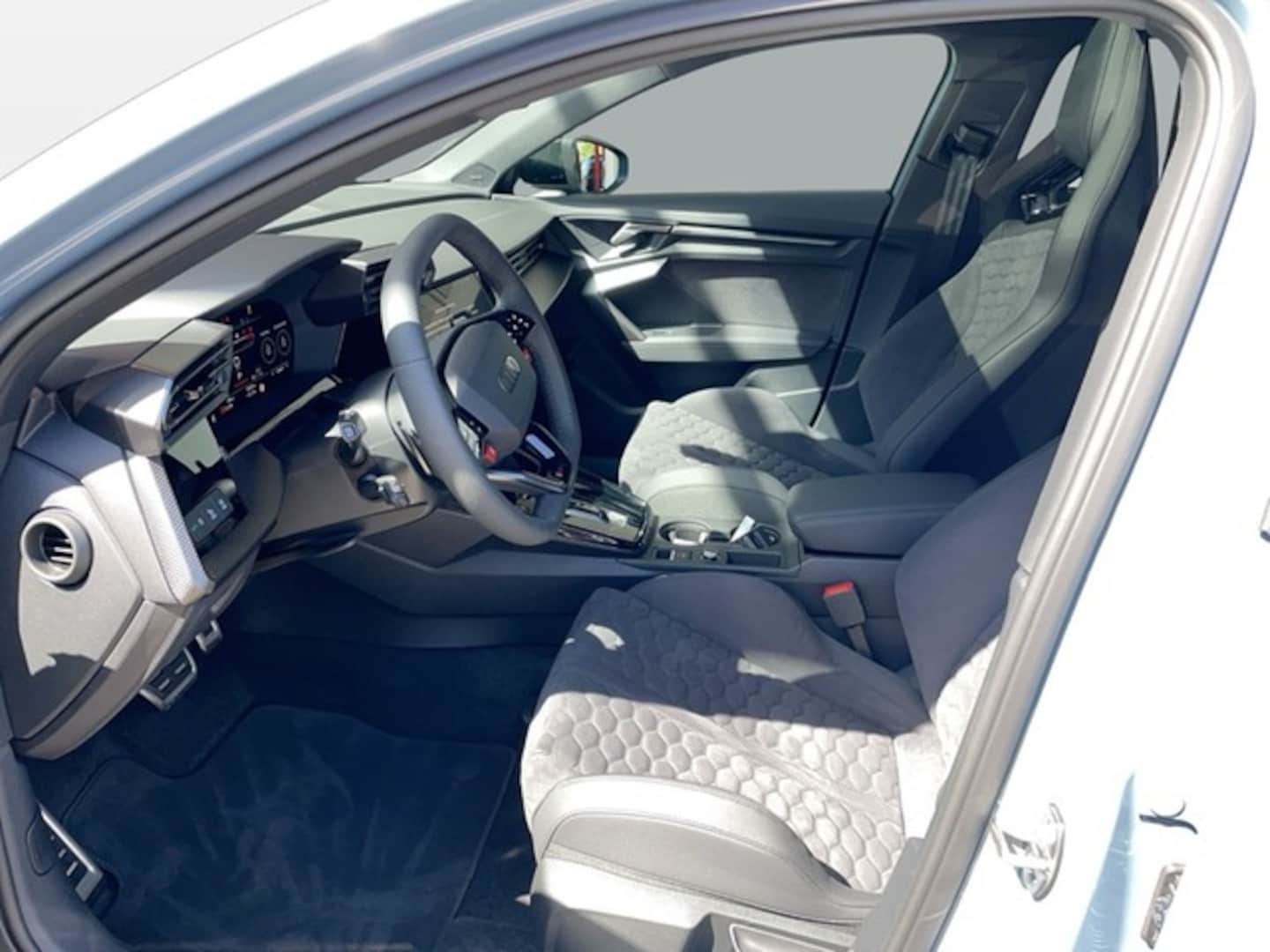 Bild über Audi RS 3 Sportback RS 3 Sportback 294 kW S tronic - für weitere Informationen kontaktieren Sie den Audi Partner