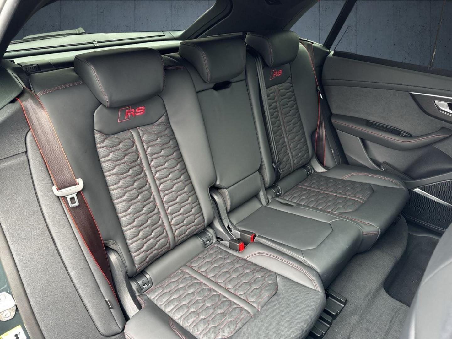 Bild über Audi RS Q8 SUV TFSI quattro 471 kW tiptronic - für weitere Informationen kontaktieren Sie den Audi Partner