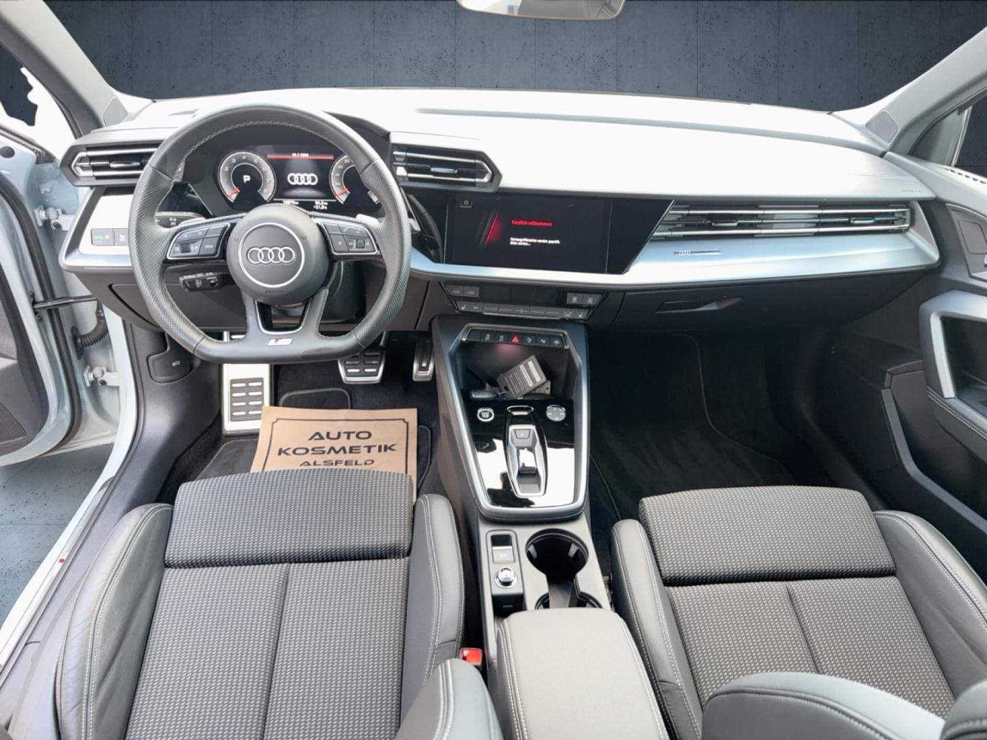 Bild über Audi A3 Sportback 35 TFSI S tronic - für weitere Informationen kontaktieren Sie den Audi Partner