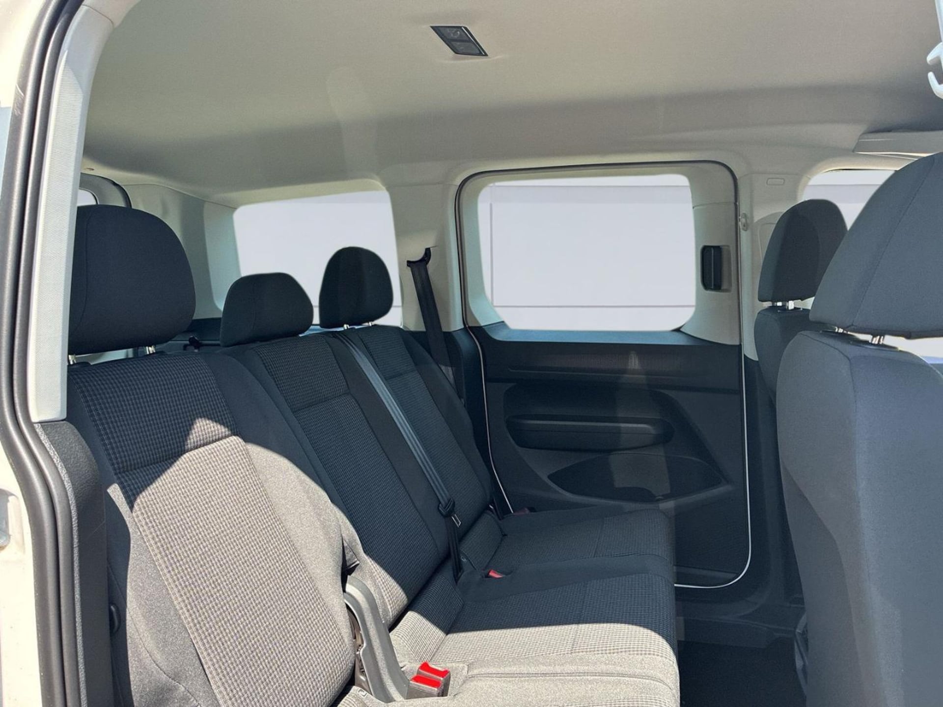 Volkswagen Caddy Basis-Modell