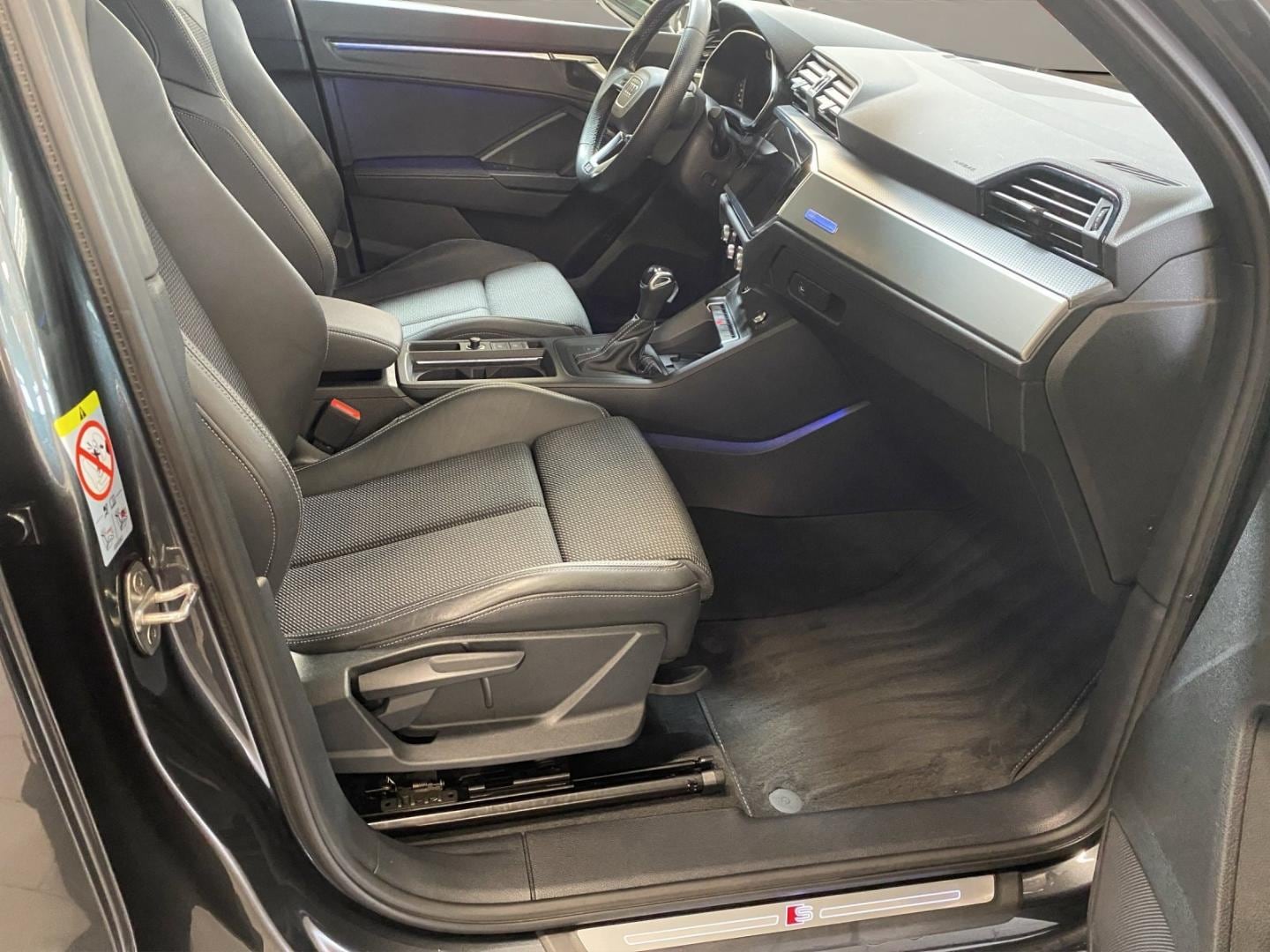 Bild über Audi Q3 S line 35 TFSI S tronic - für weitere Informationen kontaktieren Sie den Audi Partner