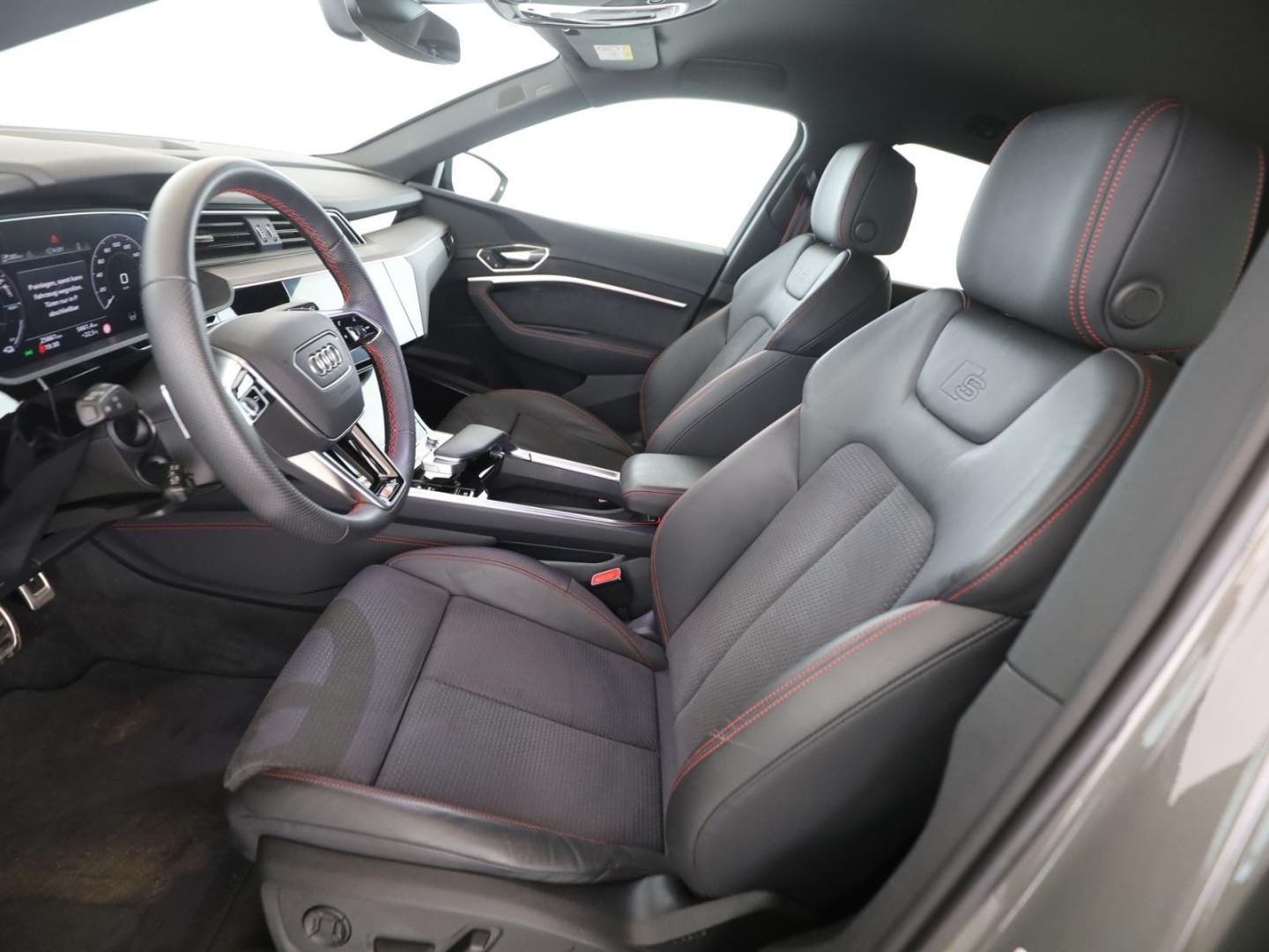 Bild über Audi Q8 e-tron S line 55 e-tron quattro - für weitere Informationen kontaktieren Sie den Audi Partner