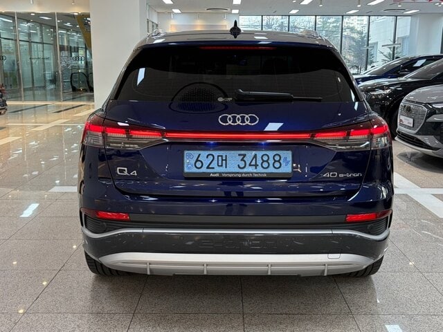 Audi Q4 e-tron 40 Premium 150, 00 kW 5