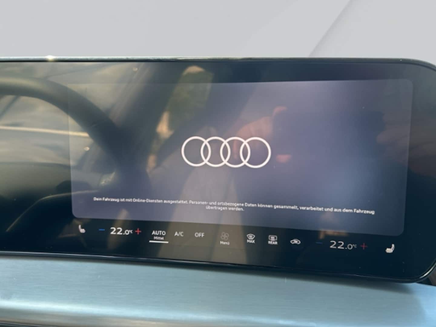 Bild über Audi Q4 Sportback e-tron e-tron quattro 220 kW - für weitere Informationen kontaktieren Sie den Audi Partner