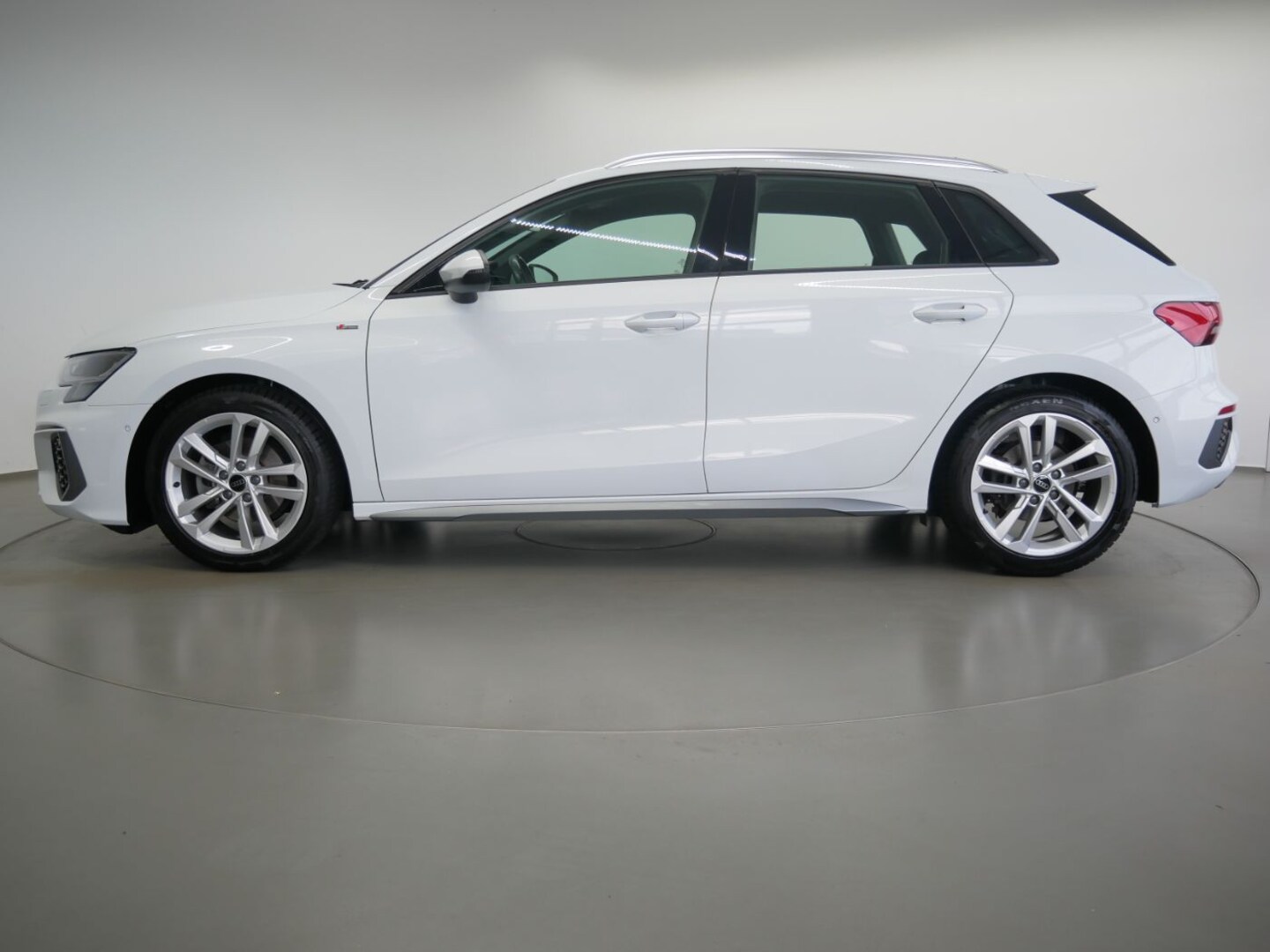 Bild über Audi A3 Sportback S line 35 TDI S tronic - für weitere Informationen kontaktieren Sie den Audi Partner