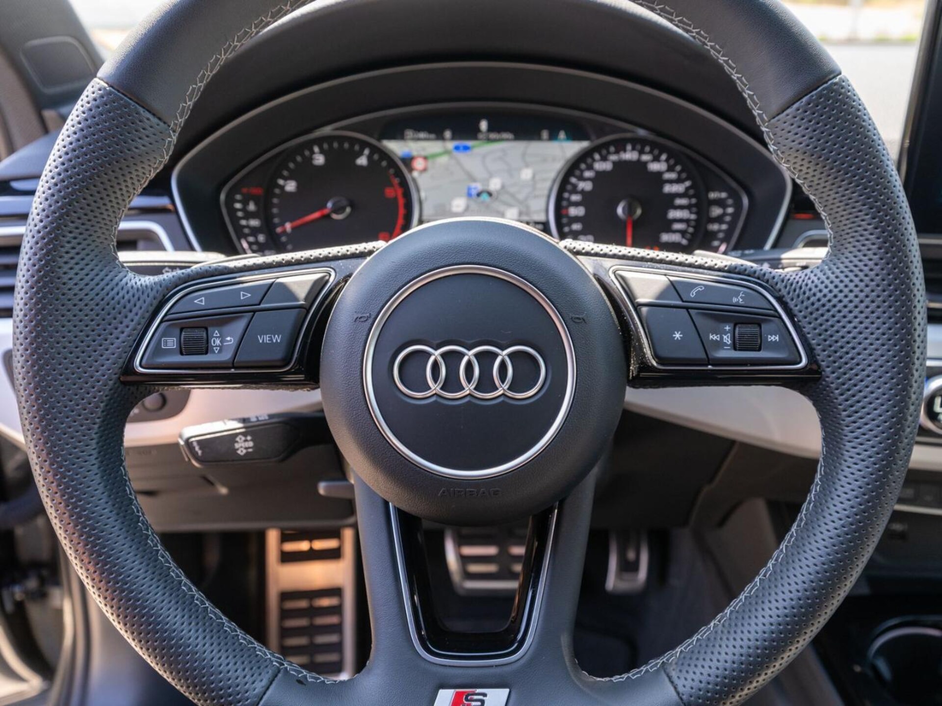 Audi A4 Avant S line