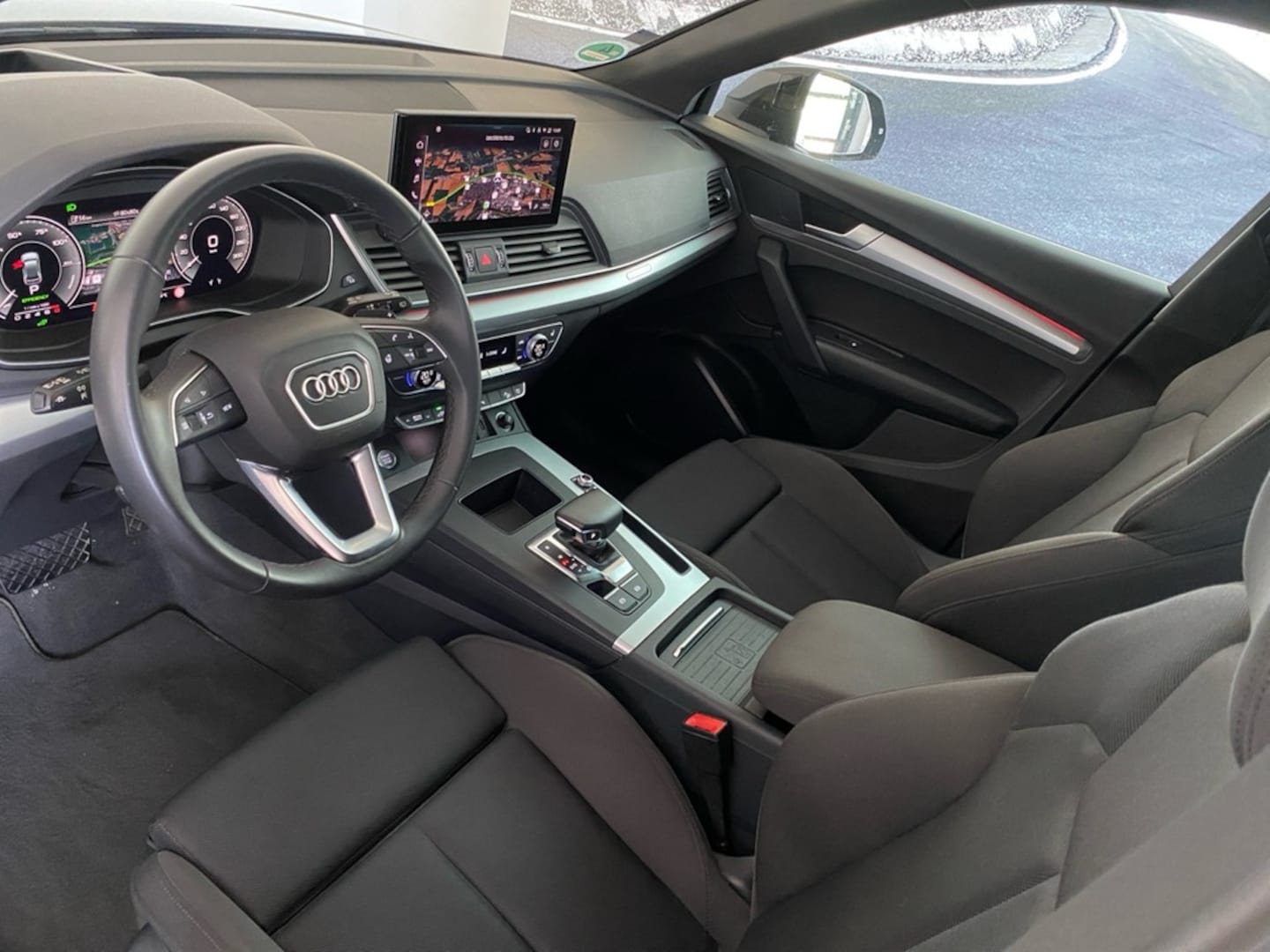 Bild über Audi Q5 TFSI e S line business 55 TFSI e quattro S tronic - für weitere Informationen kontaktieren Sie den Audi Partner