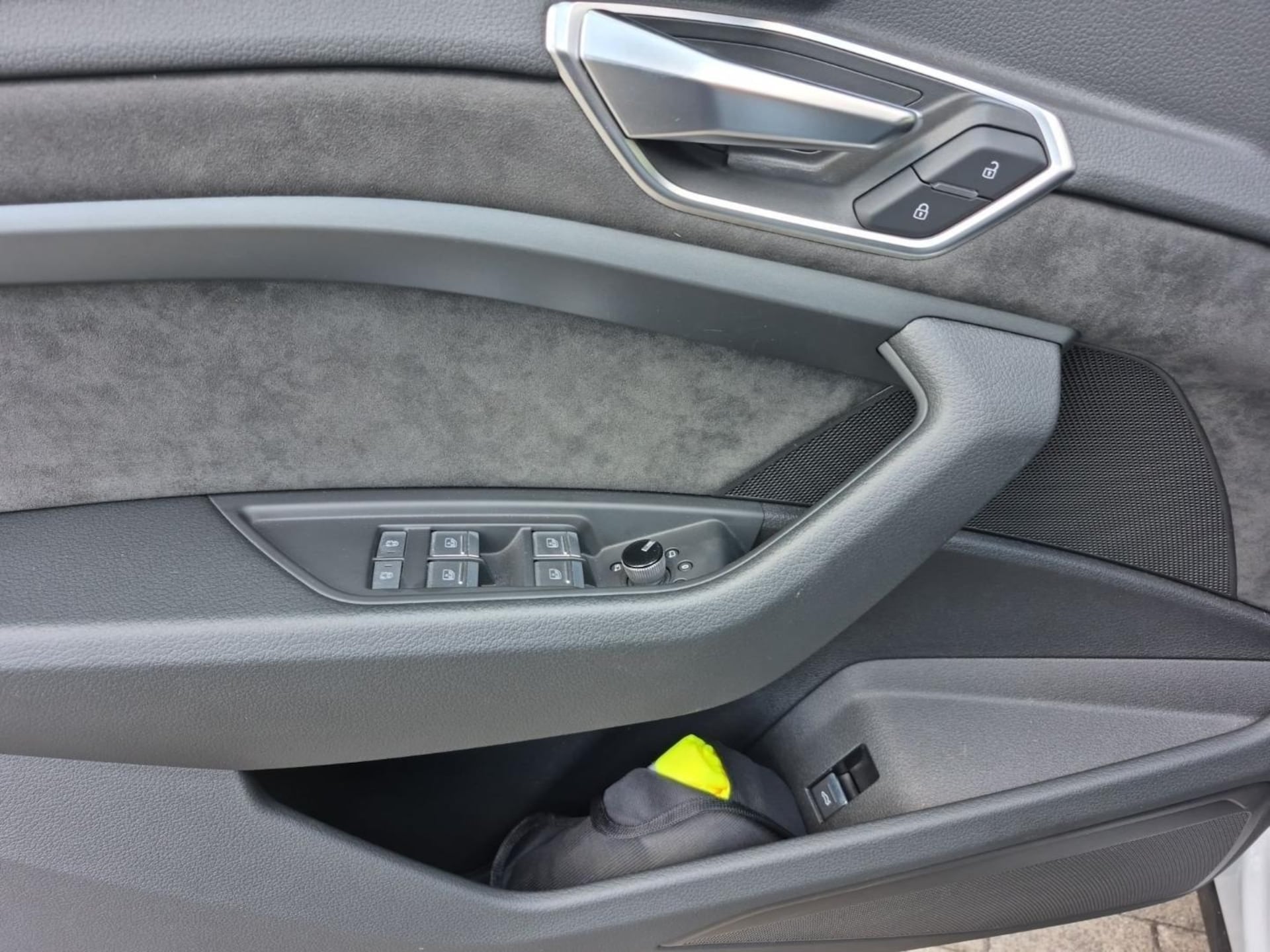 Audi e-tron S line