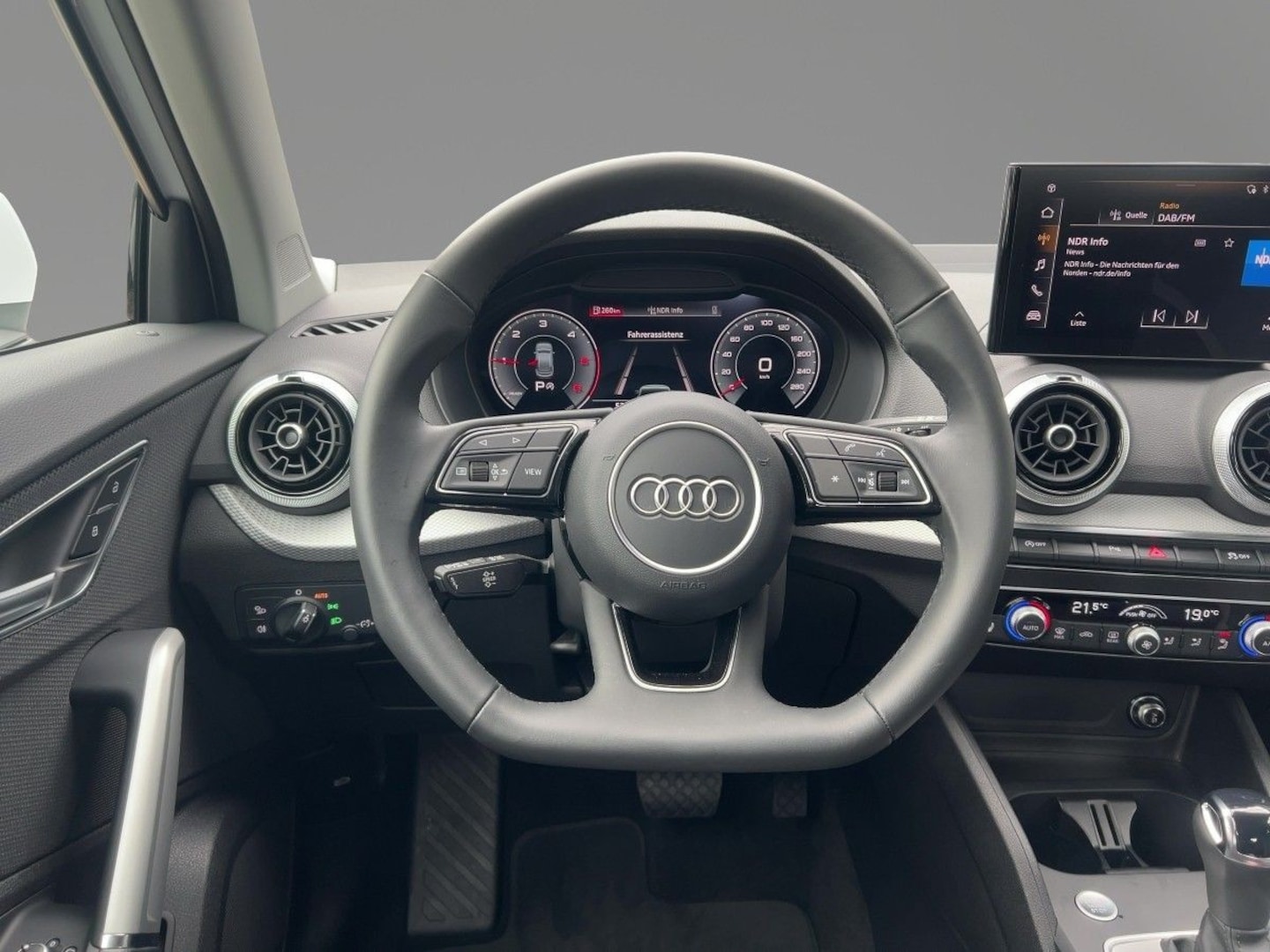Bild über Audi Q2 S line 35 TDI S tronic - für weitere Informationen kontaktieren Sie den Audi Partner