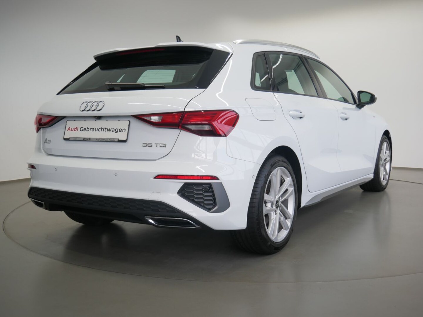 Bild über Audi A3 Sportback S line 35 TDI S tronic - für weitere Informationen kontaktieren Sie den Audi Partner
