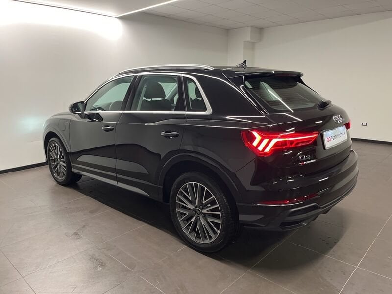 Immagine di Audi Q3 TFSI e S line edition 45 TFSI e 180 kW (245 CV) S tronic - Vista: for more details contact your dealer