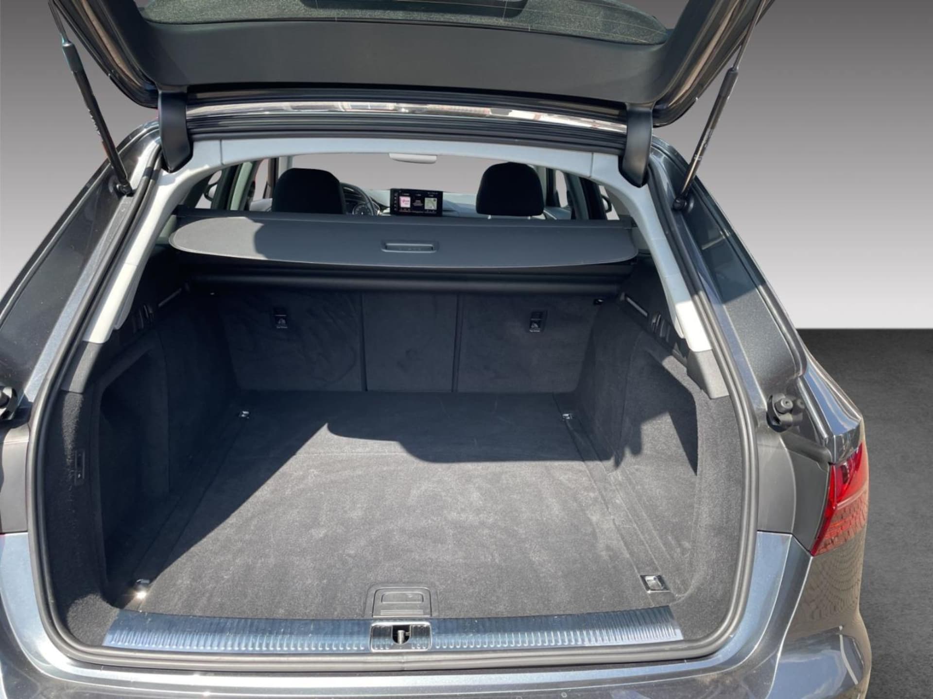 Audi A4 Avant S line