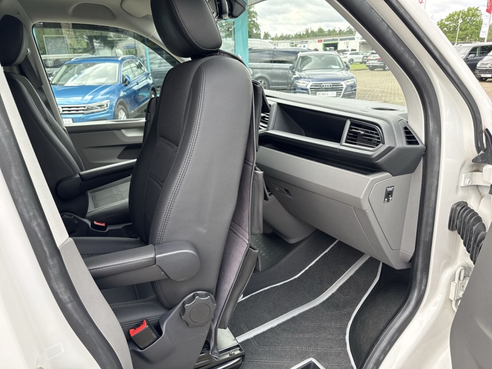 Volkswagen T6.1 Transporter Kasten kurzer Radstand – Bild 11