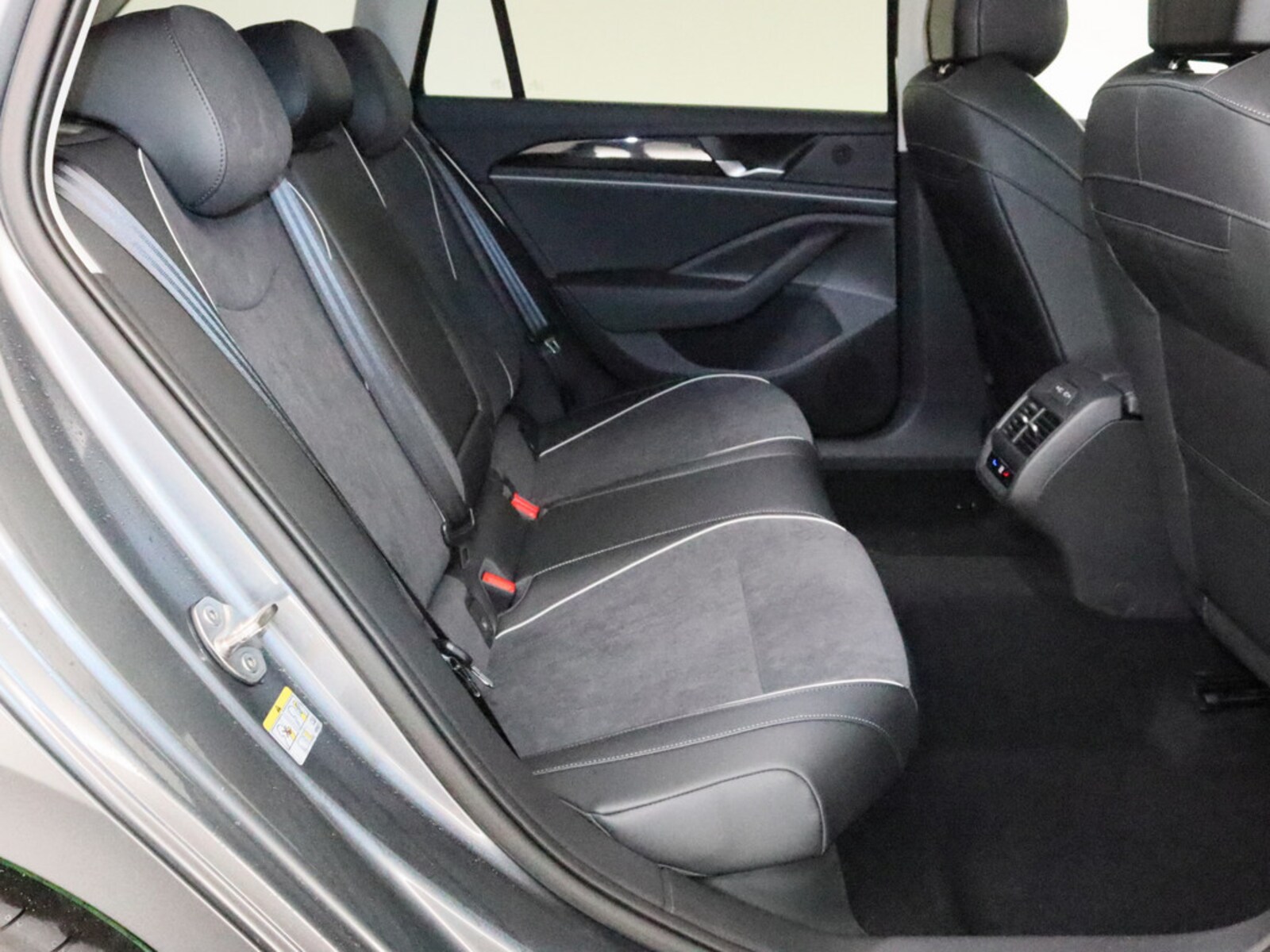 Volkswagen Passat – Bild 9