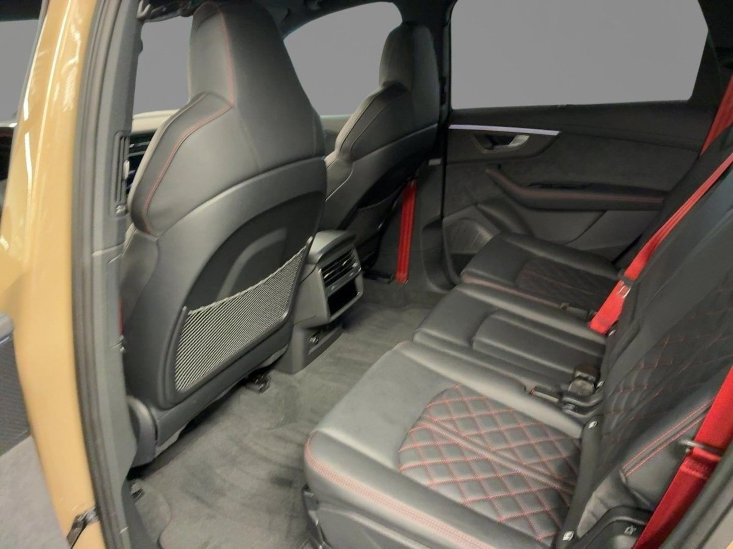 Bild über Audi SQ7 SUV TFSI quattro tiptronic - für weitere Informationen kontaktieren Sie den Audi Partner