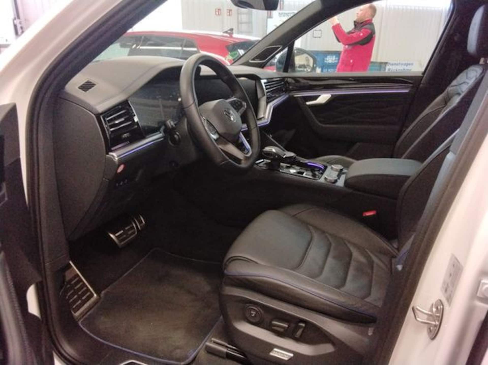 Volkswagen Touareg R