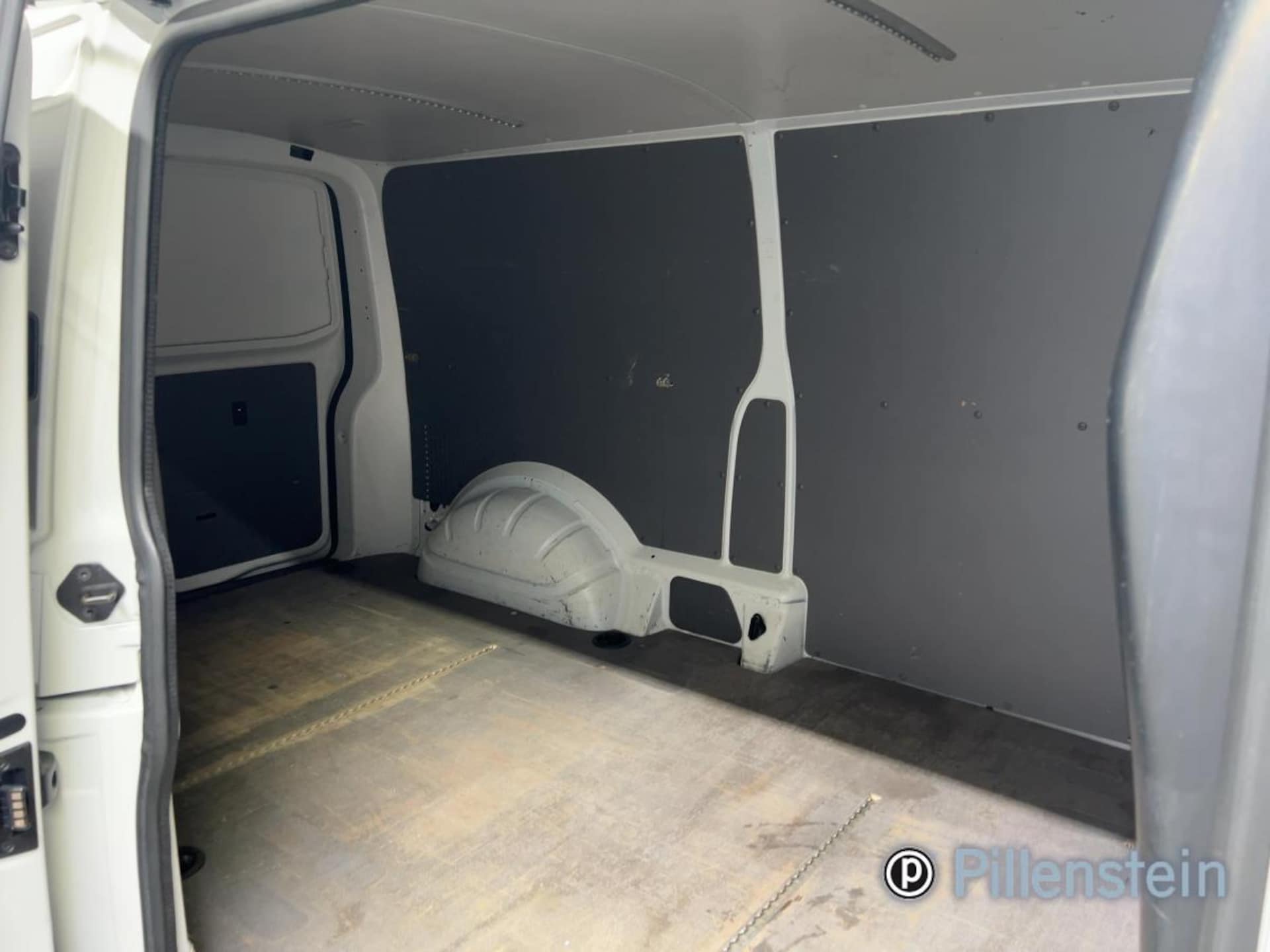 Volkswagen T6.1 Transporter Kasten langer Radstand