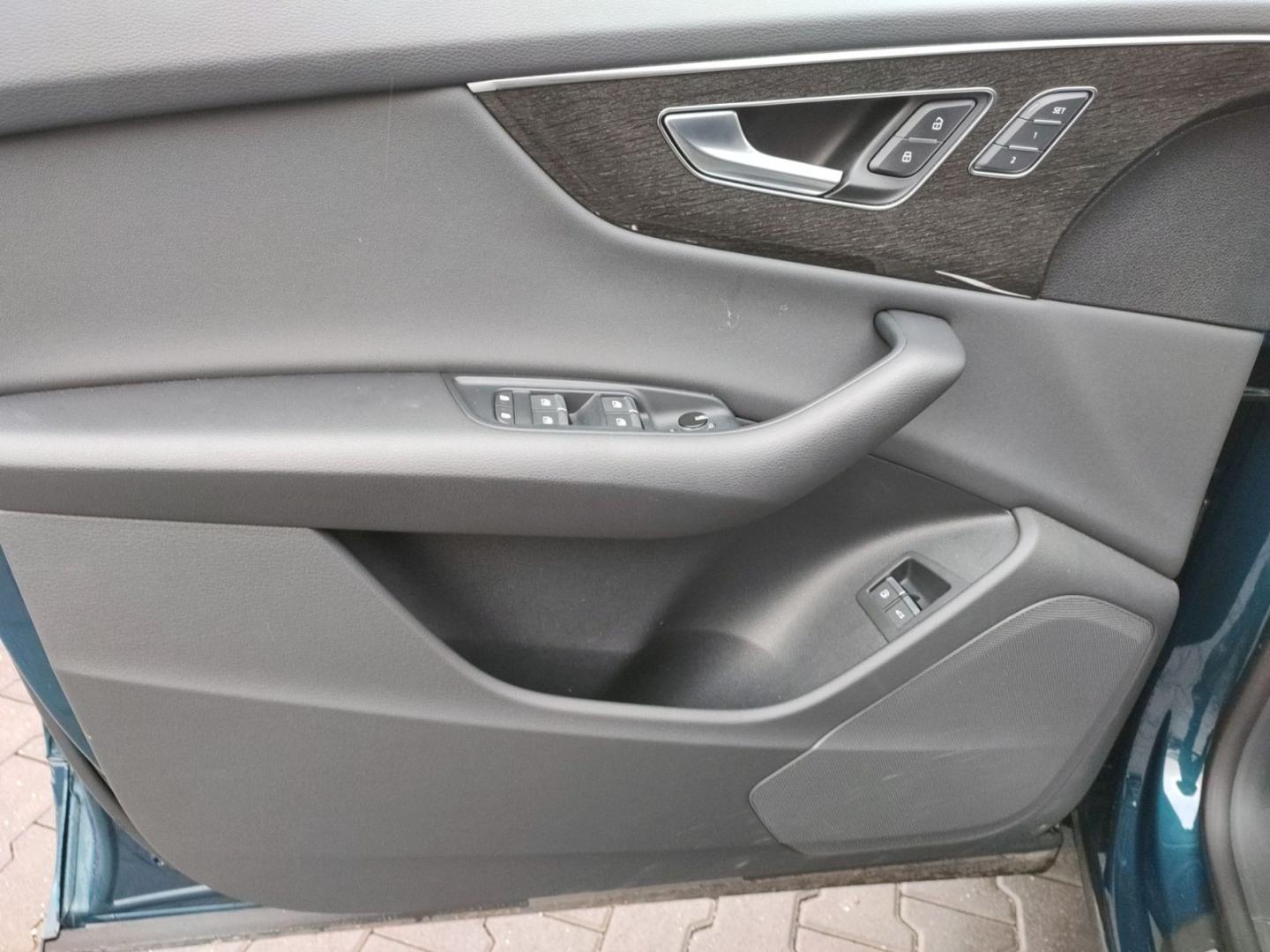 Image about Audi Q8 TFSI e 55 TFSI e quattro tiptronic