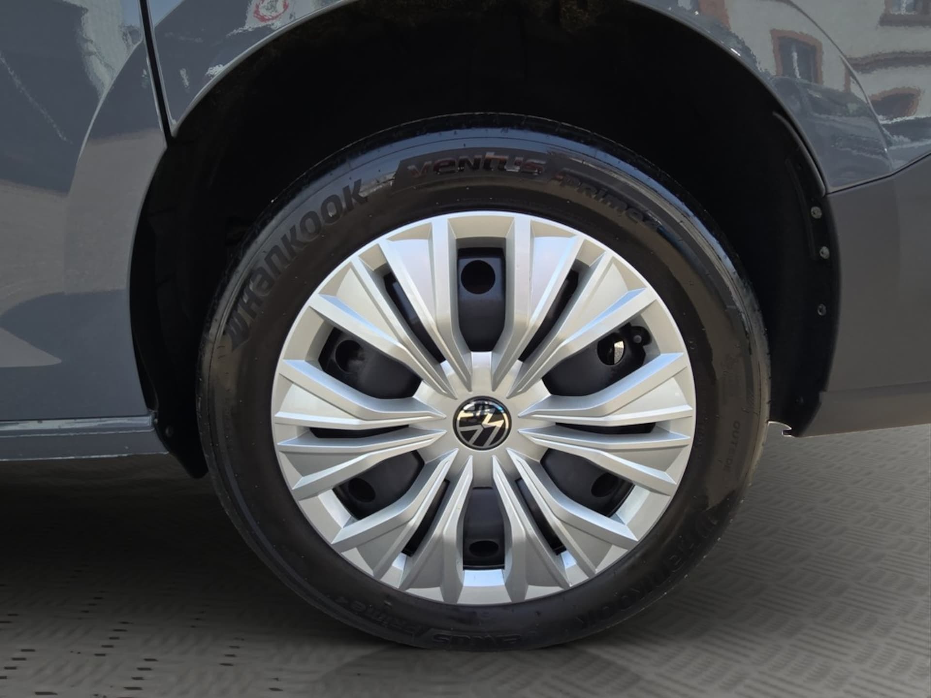 Volkswagen Caddy Maxi Basis-Modell