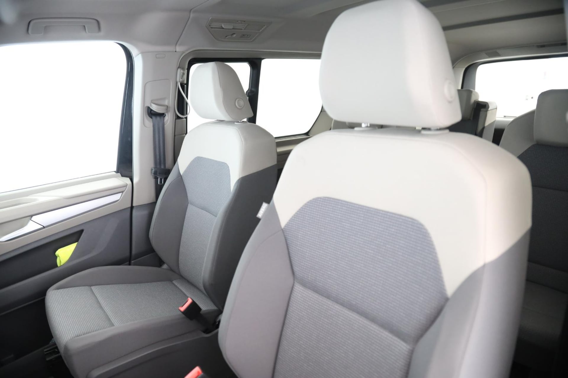 Volkswagen Multivan Langversion Basis-Modell