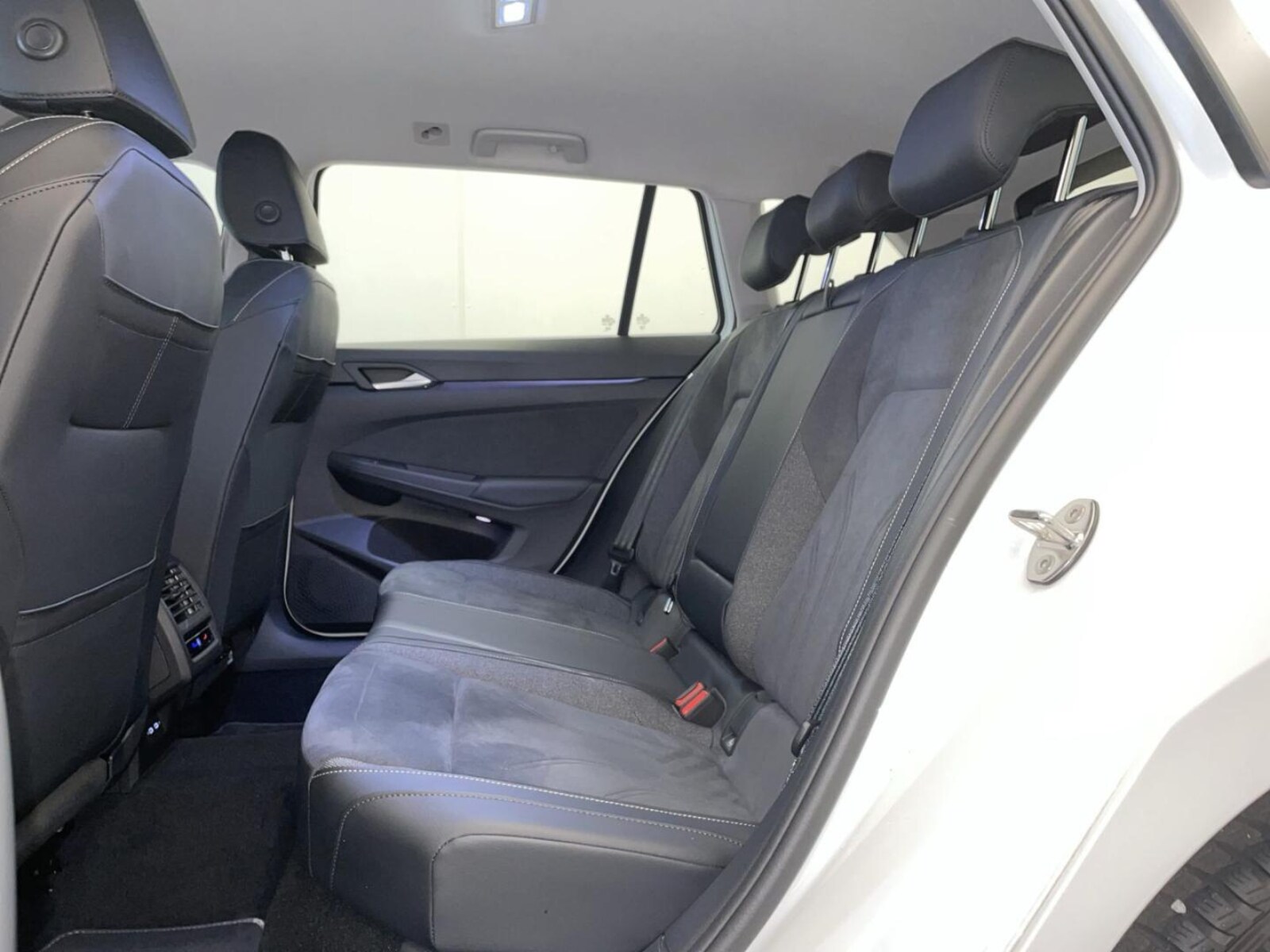 Volkswagen Golf Variant – Bild 8