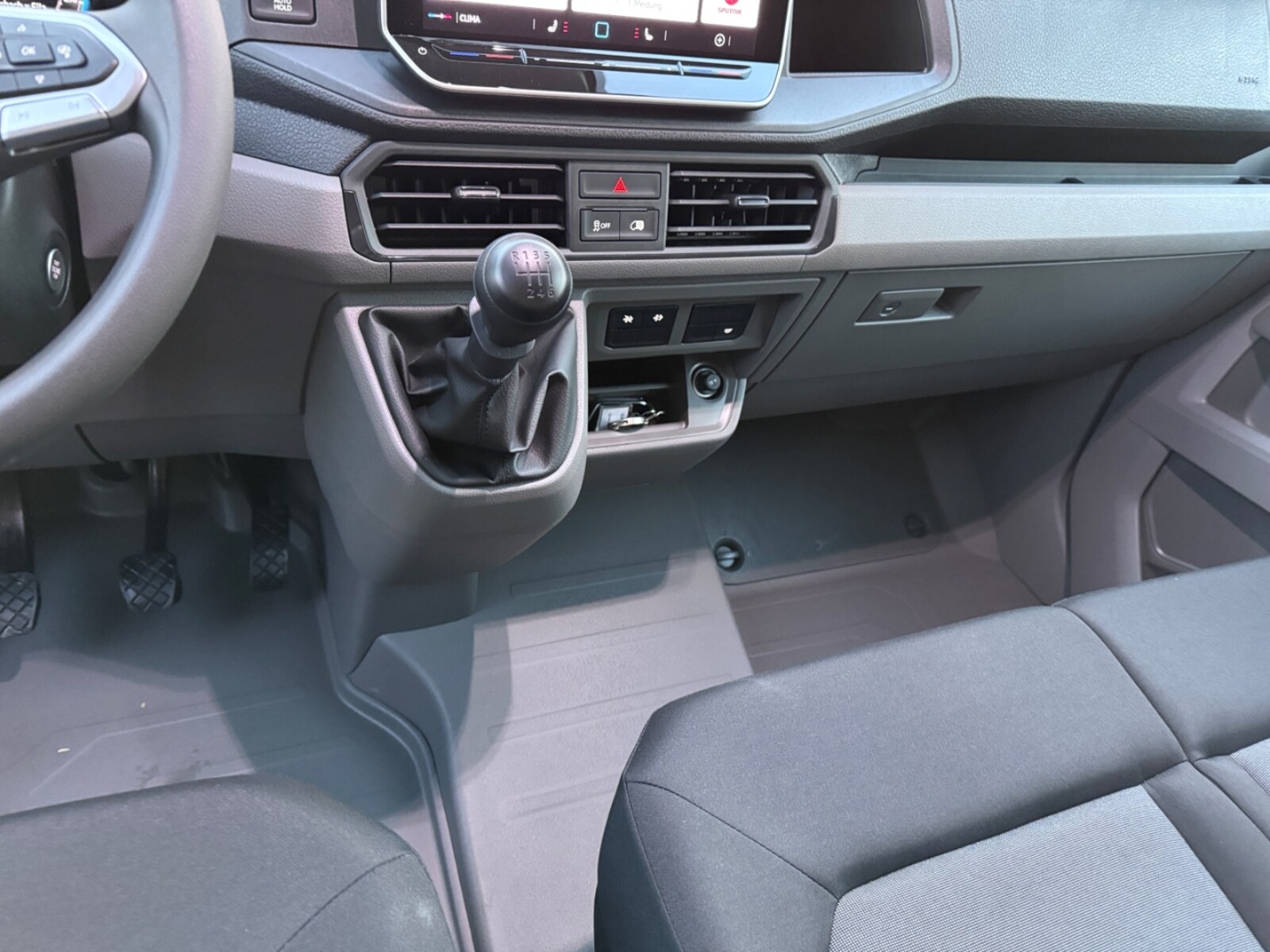 Volkswagen Crafter Kasten mittlerer Radstand – Bild 7