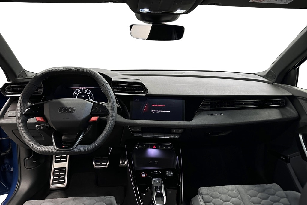 Bild som visar Audi RS 3 Sportback RS 3 Sportback 400 hk S tronic - för mer information kontakta din Audi Partner