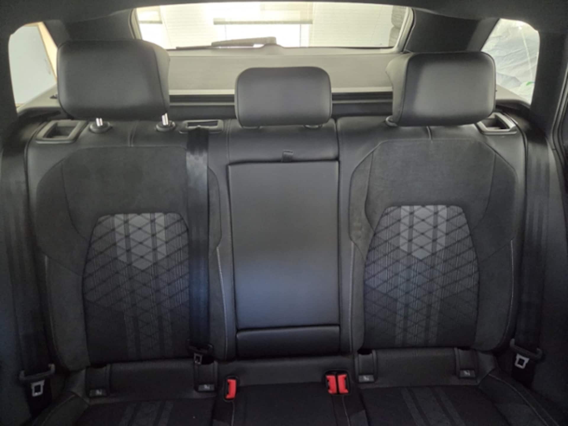 Volkswagen Golf Variant R-Line