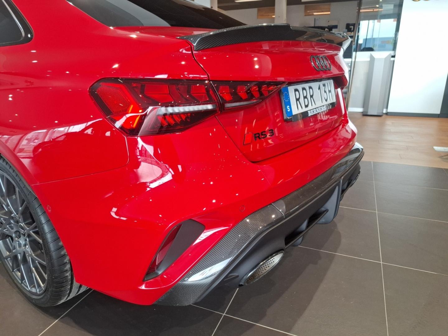 Bild som visar Audi RS 3 Sedan RS 3 Sedan 400 hk S tronic - för mer information kontakta din Audi Partner