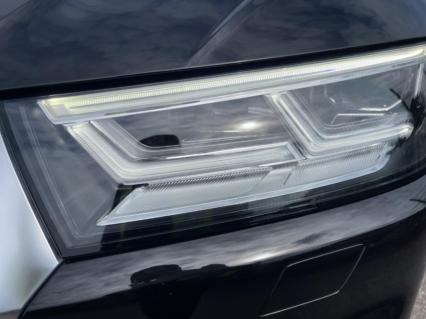 Image about Audi Q5 TFSI e sport 50 TFSI e quattro S tronic