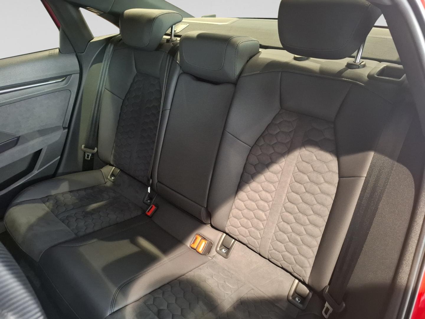 Bild som visar&nbsp;Audi RS 3 Sedan&nbsp;RS 3 Sedan 400 hk S tronic - för mer information kontakta din Audi Partner