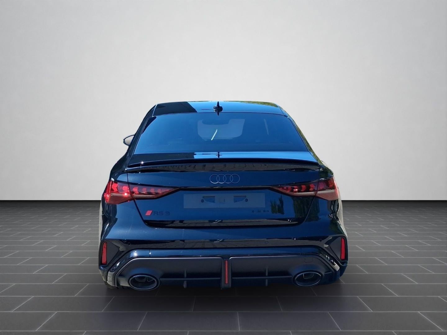 Bild über Audi RS 3 Limousine TFSI quattro 294 kW S tronic - für weitere Informationen kontaktieren Sie den Audi Partner
