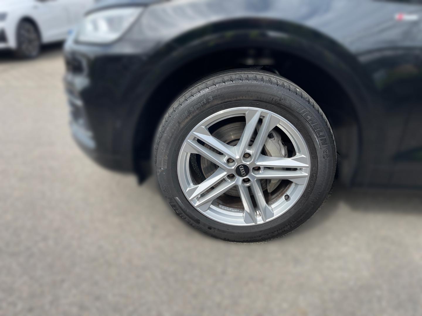 Image about Audi Q5 TFSI e sport 50 TFSI e quattro S tronic