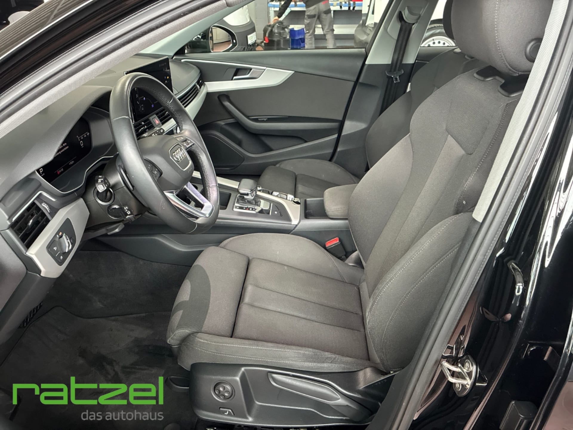 Audi A4 Avant S line