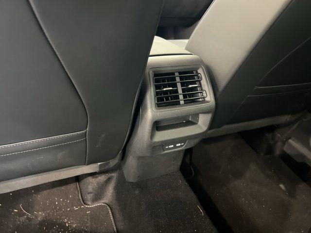 2025 Volkswagen Tiguan SE - Photo 16