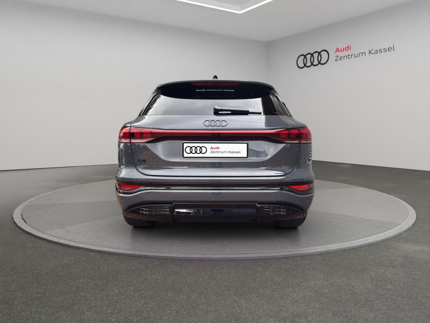 Bild über Audi Q6 SUV e-tron e-tron performance - für weitere Informationen kontaktieren Sie den Audi Partner