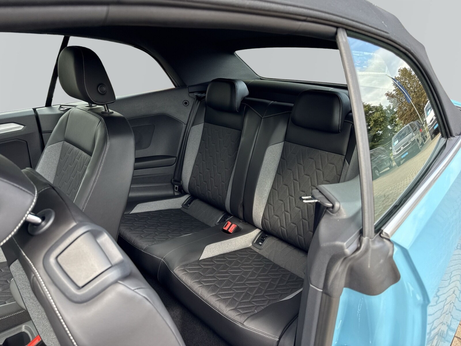 Volkswagen T-Roc Cabriolet – Bild 9