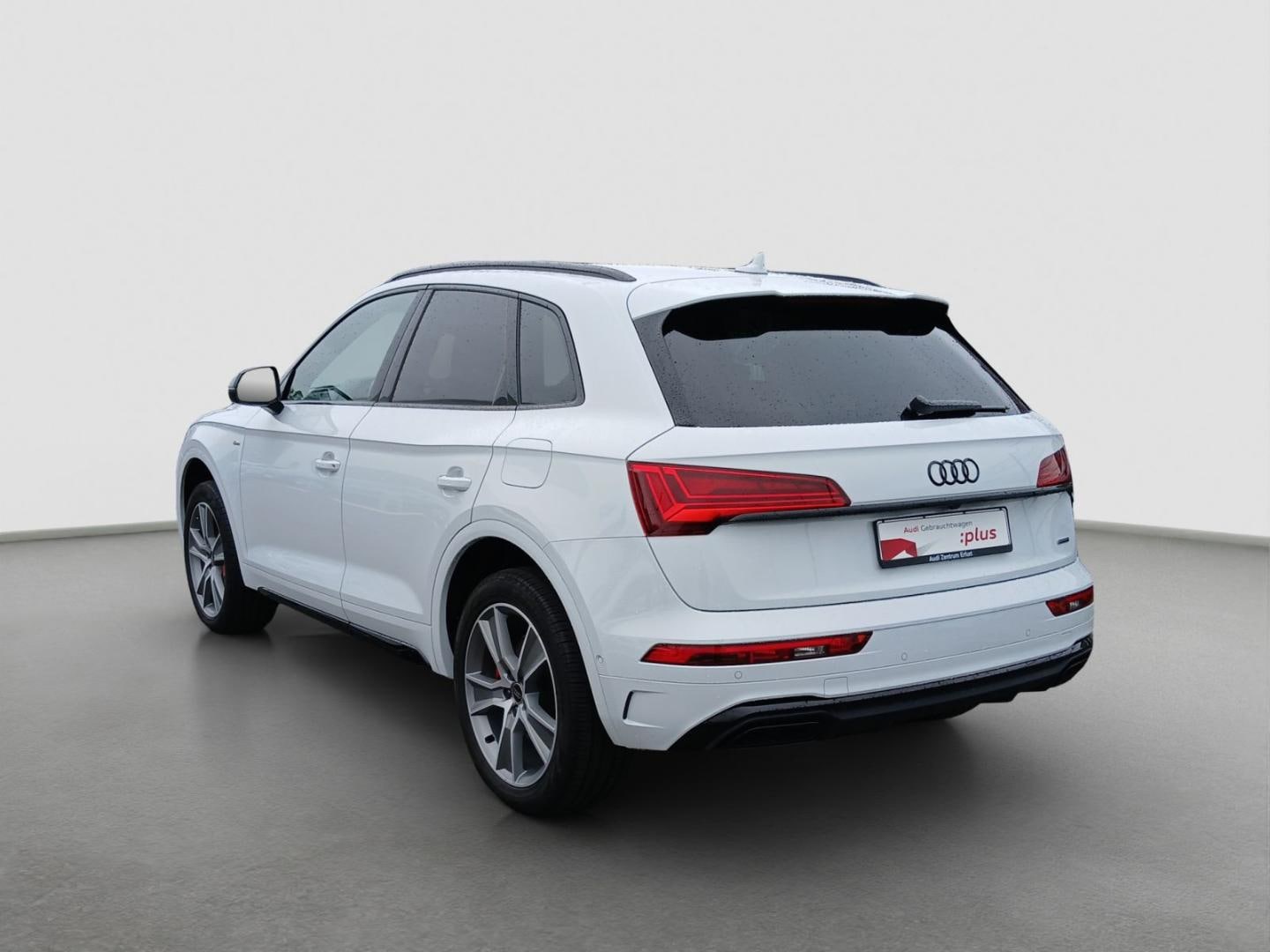 Bild über Audi Q5 TFSI e S line business 55 TFSI e quattro S tronic - für weitere Informationen kontaktieren Sie den Audi Partner