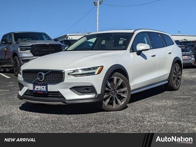 2020 Volvo V60 Cross Country