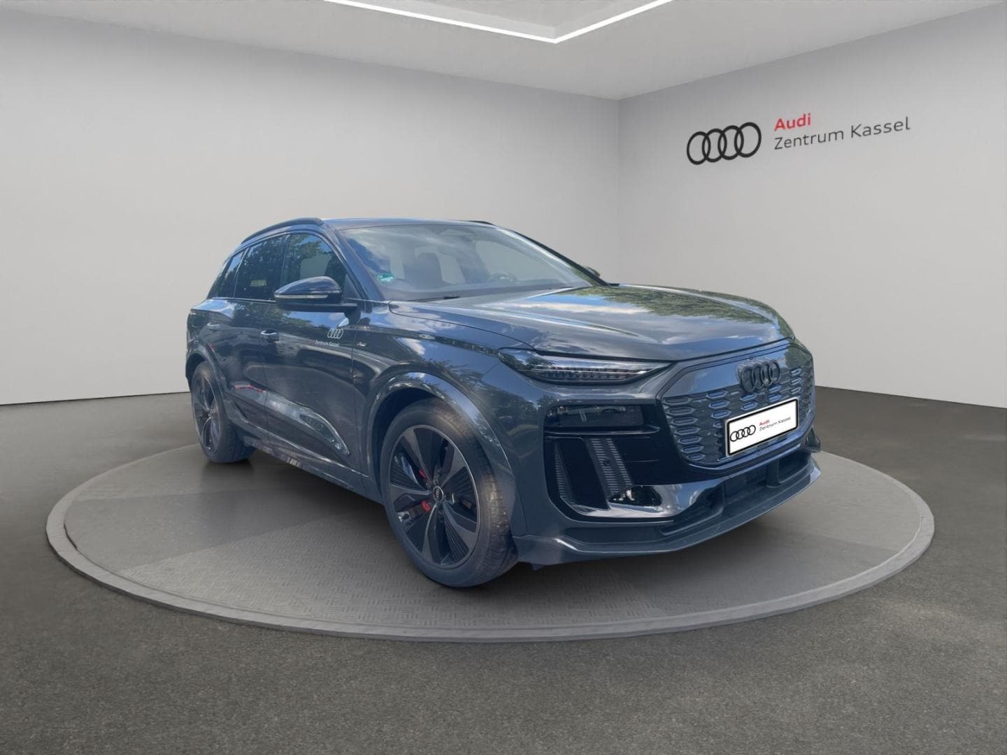 Bild über Audi Q6 SUV e-tron e-tron performance - für weitere Informationen kontaktieren Sie den Audi Partner