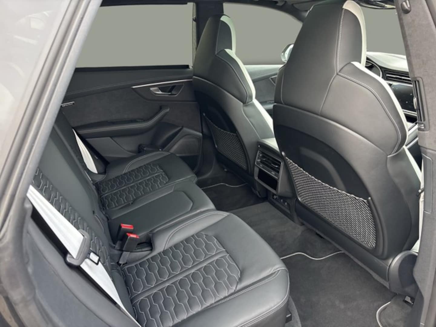 Bild über Audi RS Q8 SUV TFSI quattro tiptronic - für weitere Informationen kontaktieren Sie den Audi Partner