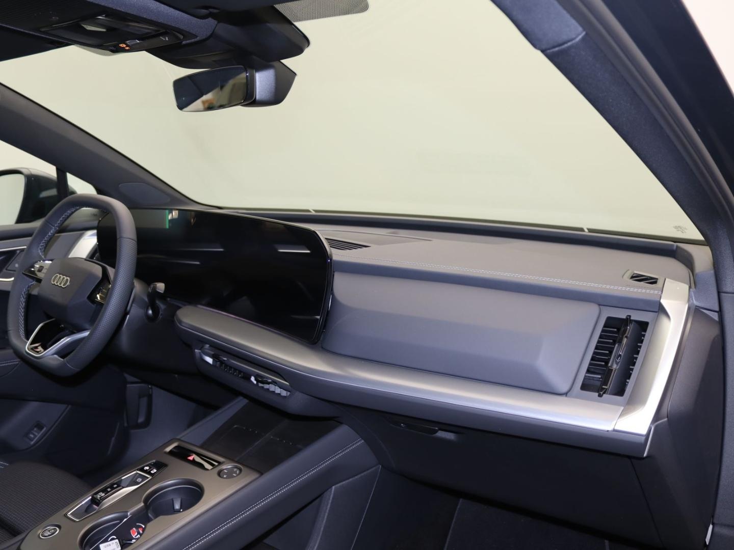 Bild über Audi Q4 Sportback e-tron e-tron quattro 220 kW - für weitere Informationen kontaktieren Sie den Audi Partner